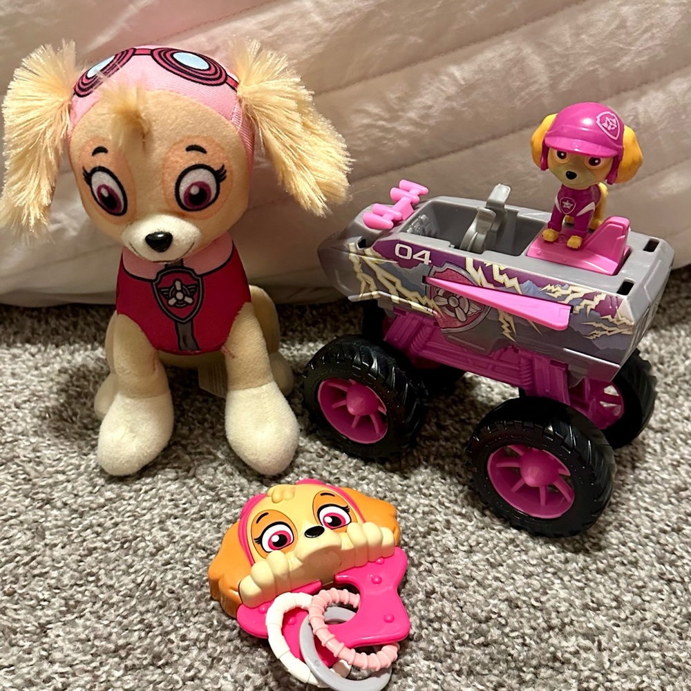 Paw Patrol Skye Plush and Rescue Wheels Car Set - Pink and Purple